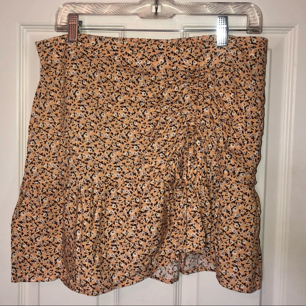 Yellow floral skirt 🌼